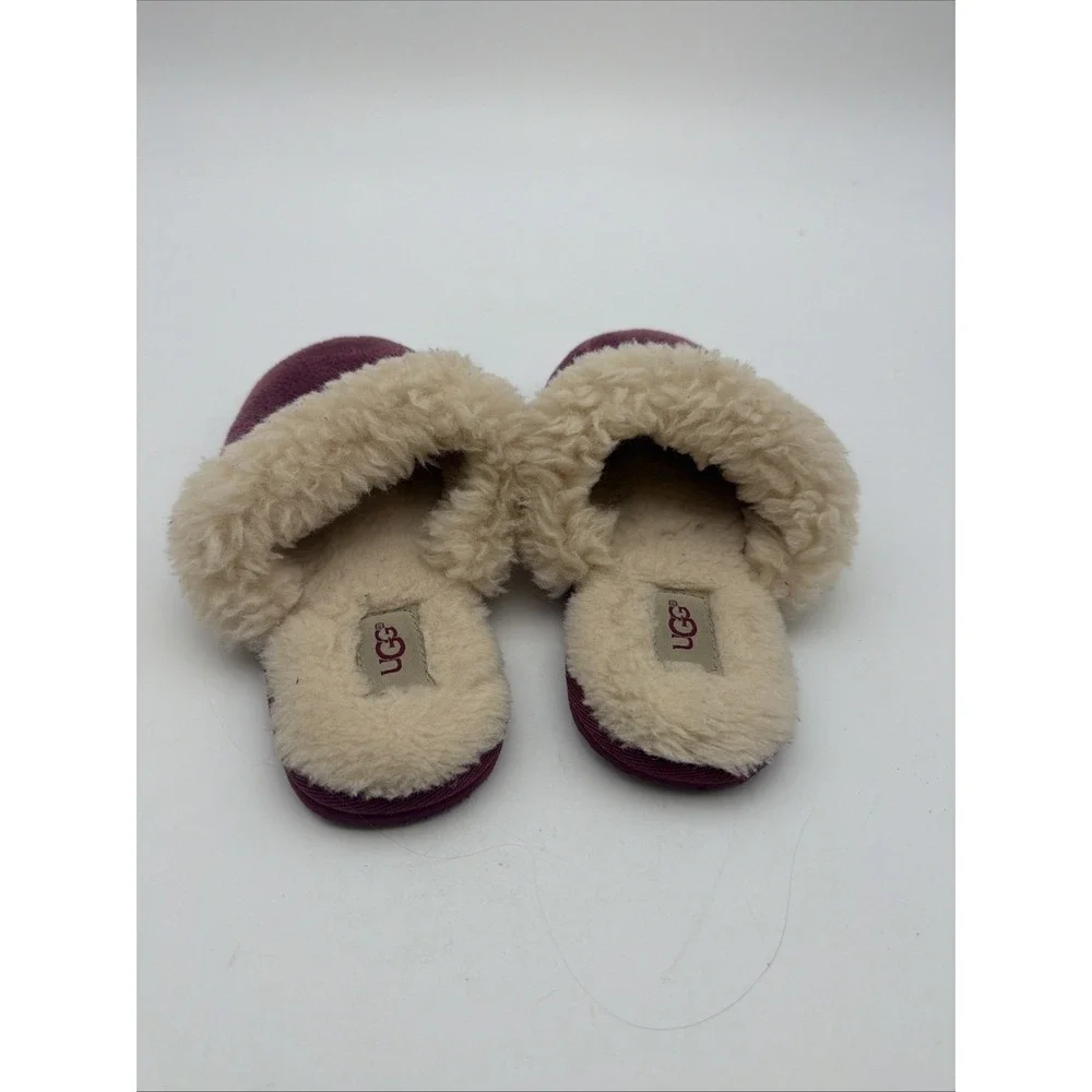 UGG Scuffette II Slippers Youth Size 2 Purple Sheepskin Suede Slip On Shoes